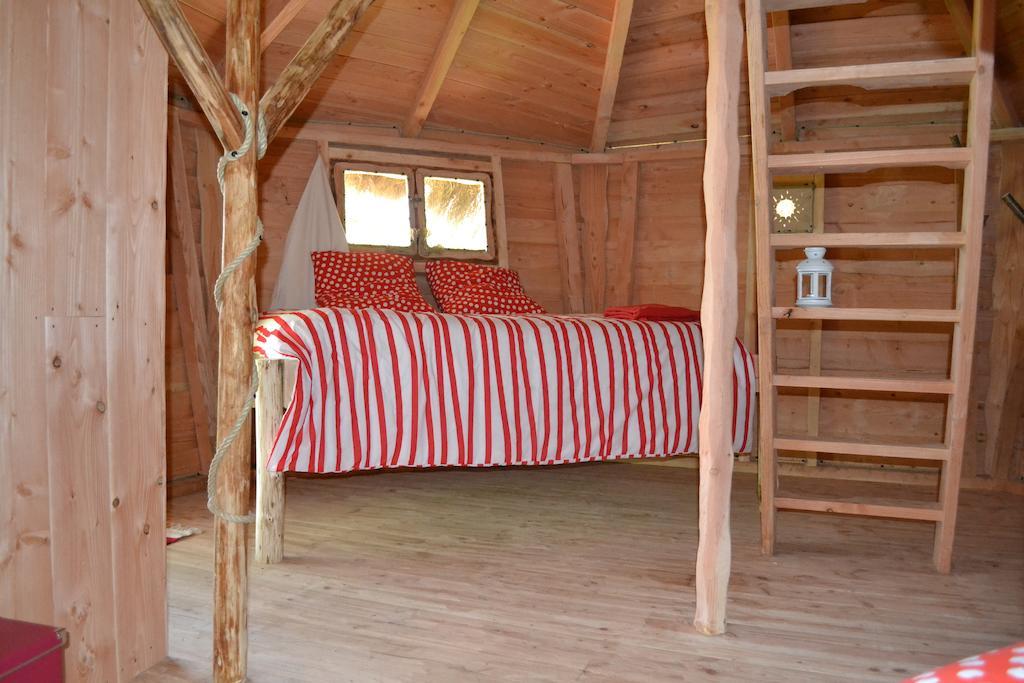 Cabanes Et Yourtes De La Vallee De L'Ance 호텔 Sauvessanges 객실 사진